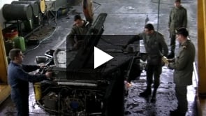 Carro de combate M-48A5 em manutenção.