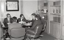 Visita do secretário de Estado da Defesa de Espanha, Eduardo Serra, ao ministro de Defesa Nacional, Leonardo Ribeiro de Almeida, com o secretário de Estado da Defesa Nacional, Figueiredo Lopes. 