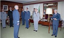 Condecoração do coronel Peixoto, do coronel Granjo de Matos e o coronel Costa Martins pelo chefe do Estado Maior General das Forças Armadas (CEMGFA), general Soares Carneiro.