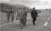 Tomada de posse dos novos comandantes-chefes dos Açores e Madeira pelo chefe do Estado Maior General das Forças Armadas (CEMGFA), general Soares Carneiro.