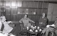 Cumprimentos do general J. Brandt ao chefe do Estado Maior General das Forças Armadas (CEMGFA), general Melo Egídio.