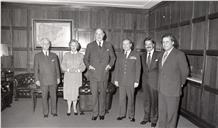 Visita do Secretário Geral da NATO, Joseph Luns, ao chefe do Estado Maior General das Forças Armadas (CEMGFA), general Lemos Ferreira.