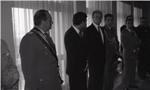 Condecoração de general italiano pelo secretário de Estado Adjunto da Defesa Nacional.
