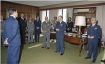 Condecoração do brigadeiro-general Aleixo Corbal pelo chefe do Estado Maior General das Forças Armadas (CEMGFA), general Lemos Ferreira.