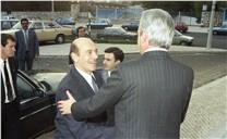 Visita do Secretário Geral da NATO, Manfred Worner, com receção pelo ministro da Defesa Nacional, Eurico de Melo.
