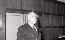 Cumprimentos do almirante Elias da Costa ao chefe do Estado Maior General das Forças Armadas (CEMGFA), general Melo Egídio.