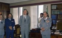 Condecoração do adido militar naval de França pelo chefe do Estado Maior General das Forças Armadas (CEMGFA), general Melo Egídio.