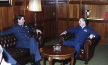 Visita de Air Chief Marshall ao chefe do Estado Maior General das Forças Armadas (CEMGFA), general Lemos Ferreira.