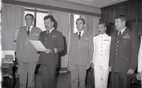 Condecoração do adido da Defesa dos EUA pelo vice-chefe do Estado Maior General das Forças Armadas (VCEMGFA), general Lemos Ferreira.