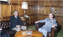 Visita de cumprimentos do Embaixador do Paquistão ao chefe do Estado Maior General das Forças Armadas (CEMGFA), general Soares Carneiro.