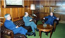 Visita de cumprimentos do general Olav Aamoth ao chefe do Estado Maior General das Forças Armadas (CEMGFA), general Lemos Ferreira.