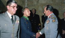 Condecorações de militares na 28ª Conferência de Estados-Maiores Peninsulares pelo chefe do Estado Maior General das Forças Armadas (CEMGFA), general Melo Egídio.