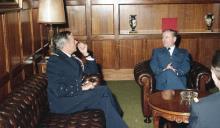Visita do chefe da Armada francês, almirante Yves Leenhardt, ao chefe do Estado Maior General das Forças Armadas (CEMGFA), general Lemos Ferreira.