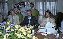 Reunião com o Grupo de Reflexão Estratégica com a presença do ministro da Defesa Nacional, Fernando Nogueira, do secretário de Estado Adjunto e da Defesa e do chefe do Estado Maior General das Forças Armadas (CEMGFA), general Soares Carneiro, general Cabral Couto, entre outros. 