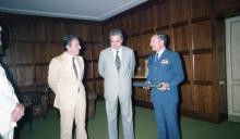 Entrega do Projeto de Diploma de Defesa Nacional pelo ministro da Defesa, Freitas do Amaral, ao chefe do Estado Maior General das Forças Armadas (CEMGFA), general Melo Egídio.