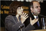 Fotografia - Teresa de Sousa na Sessão "O alargamento da União Europeia e as prioridades da Convenção" da XX Conferência Internacional de Lisboa, por IEEI