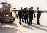 Visita do general Withers a unidade da Força Aérea.