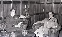 Visita do marechal Peter Ferry ao chefe do Estado Maior General das Forças Armadas (CEMGFA), general Melo Egídio.