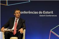 Fotografia - Víctor Mallet na sessão "A Crise Económica Global" da Conferência do Estoril 