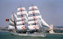 Navio de Escola Sagres no Tejo, junto ao Padrão de Descobrimentos.