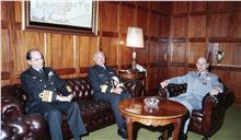 Visita de cumprimentos ao do chefe da Armada da Noruega ao chefe do Estado Maior General das Forças Armadas (CEMGFA), general Soares Carneira.