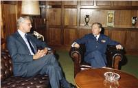 Visita de cortesia do embaixador dos EUA, Eduard Morgan Rowell, ao chefe do Estado Maior General das Forças Armadas (CEMGFA), general Lemos Ferreira.