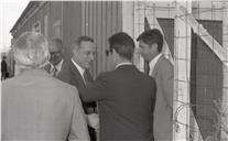 Visita do general Garcia dos Santos, chefe da Casa Militar do presidente da República, general Ramalho Eanes, a instalações militares em obras.