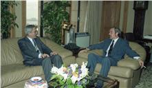 Visita de cortesia do embaixador da Argélia ao ministro da Defesa Nacional, Fernando Nogueira.