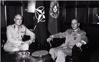 Visita do vice-comandante Supremo Aliado da Europa (SACEUR), general Akehurst ao chefe do Estado Maior General das Forças Armadas (CEMGFA), general Soares Carneiro.
