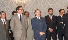 Condecoração do chefe do Estado Maior General das Forças Armadas (CEMGFA), general Lemos Ferreira, pelo presidente da República, general Ramalho Eanes.