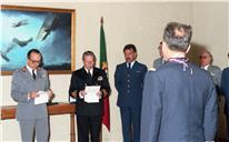 Condecoração do comandante Pierre Nourrit pelo chefe do Estado Maior do Exército (CEME), general Salazar Braga.
