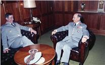 Visita de cumprimentos do comandante geral da GNR ao chefe do Estado Maior General das Forças Armadas (CEMGFA), general Soares Carneiro.