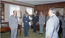 Condecoração do coronel Gomes da Rocha, do coronel Sequeira Pereira e do capitão-de-mar-e-guerra Amorim da Costa pelo chefe do Estado Maior General das Forças Armadas (CEMGFA), general Soares Carneiro.