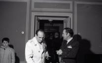 Reunião entre o ministro da Defesa, Mota Pinto, o chefe do Estado Maior General das Forças Armadas (CEMGFA), general Melo Egídio, e o chefe do Estado Maior da Armada (CEMA), almirante Sousa Leitão, entre outros.