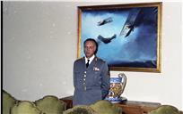 Foto de grupo com o general Ramirez de Oliveira.