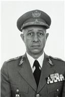 Retratos do chefe do Estado Maior do Exército (CEME), general Firmino Miguel.