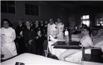 Visita de Natal/88 do chefe do Estado Maior General das Forças Armadas (CEMGFA), general Lemos Ferreira, aos hospitais militares.