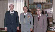 Visita de José de Sousa, deputado da comunidade portuguesa do Canadá, ao chefe do Estado Maior General das Forças Armadas (CEMGFA), general Melo Egídio.