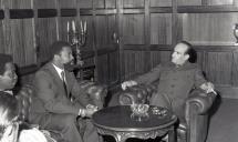Cumprimentos do comandante das Forças Armadas de São Tomé, Bragança Neto ao chefe do Estado Maior General das Forças Armadas (CEMGFA), general Melo Egídio.
