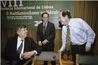 Fotografia - Álvaro Vasconcelos, Ian Leça e Mario Teló na XVIII Conferência Internacional de Lisboa, por IEEI