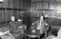 Visita do major-general Henry A. Harper ao chefe do Estado Maior General das Forças Armadas (CEMGFA), general Melo Egídio.