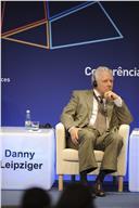 Fotografia Danny Leipziger na Sessão de Abertura da Conferência do Estoril