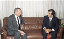 Visita do secretário adjunto da Defesa dos EUA; Donald Atwood,  ao secretário de Estado Adjunto da Defesa.