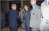 Condecoração do brigadeiro Chito Rodrigues, do coronel A. Diogo e do coronel A. F. Lacerda Rodrigues pelo chefe do Estado Maior General das Forças Armadas (CEMGFA), general Soares Carneiro acompanhado pelo chefe do Estado Maior do Exército (CEME), general Loureiro dos Santos.