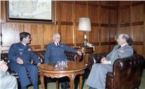 Visita de cumprimentos do chefe das Forças Armadas da Turquia, general Safter Neciogiu, ao chefe do Estado Maior General das Forças Armadas (CEMGFA), general Soares Carneiro.