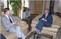 Visita de cumprimentos do embaixador do Reino Unido na NATO ao ministro da Defesa Nacional, Fernando Nogueira.