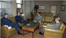 Receção de visitas pelo vice-chefe de Estado Maior General das Forças Armadas (VCEMGFA), general Soares Carneiro. 