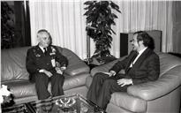 Visita de cumprimentos do presidente dos Estados Maiores Peninsulares, brigadeiro Ignácio Montaro Arevalo, ao ministro da Defesa Nacional, Fernando Nogueira.