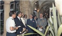 VIII Festival de Bandas Militares: visita à exposição pelo chefe interino do Estado Maior General das Forças Armadas (EMGFA) e receção do primeiro-ministro, Mário Soares. 