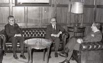 Visita do embaixador do Brasil, Azeredo da Silveira, ao chefe do Estado Maior General das Forças Armadas (CEMGFA), general Lemos Ferreira.